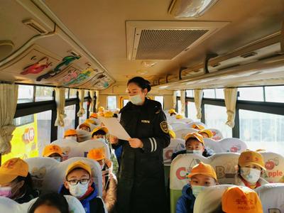 即墨校车开展“知党爱党，读史明智”主题宣传活动