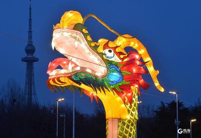 汇泉广场亮灯 “虎年吉祥”迎新春