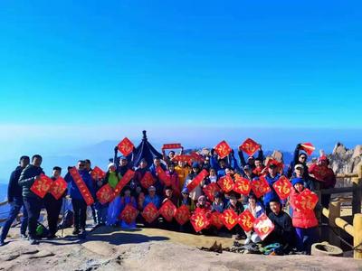 三天累计接待游客约3.2万人次，这个假期他们在崂山玩嗨了！