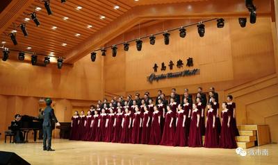 “唱响新春 筑梦未来”新春合唱音乐会琴岛爱乐合唱团用歌声致敬新时代