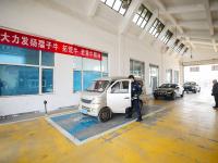 零下10℃跪地验车！多图实拍车管民警