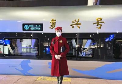看！新型奥运版复兴号智能动车组