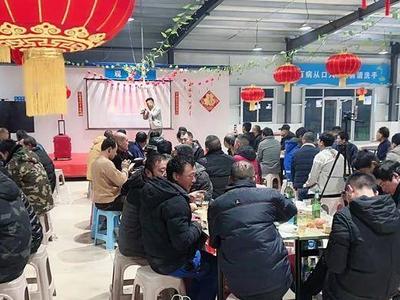 青岛建筑工地上的别样“春晚”：工人自编自导自演，节目精彩纷呈