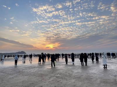 跨年活动受青睐，冰雪旅游迎热潮！元旦小长假，青岛72家景区待客38.72万人