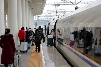 元旦假期三天，全国铁路、公路、水路、民航发送旅客总量近1.3亿人次