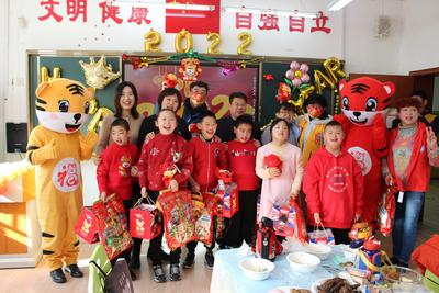 包水饺、拼果盘...这群孩子的元旦特充实