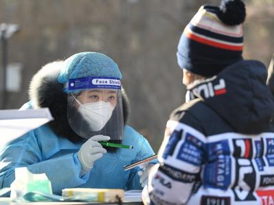 没有直接接触史也会“中招”？现有疫苗对奥密克戎还有效吗？权威解答来了