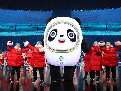 北京冬奥会允许运动员在领奖台短暂摘口罩