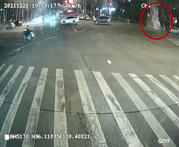 垃圾桶着火、配电箱冒烟……危急时刻，青岛“好司机”冲了上去！