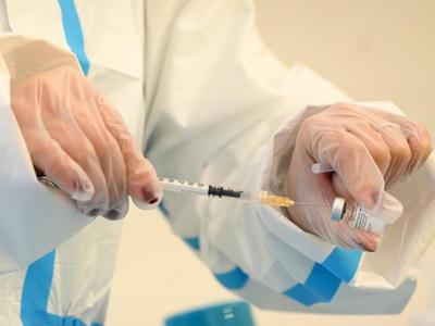 青岛新冠疫苗已累计接种2393万剂次，覆盖973万人