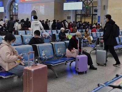 春运首日全国发送旅客2484.8万人次，同比增长37.3%