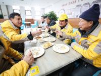 小年至，温暖到！青岛城市美容师们吃上了暖心水饺