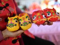 泥老虎、虎头鞋……“萌虎”贺岁回忆杀 