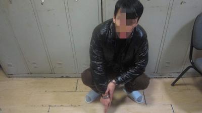 深夜出门吃炒鸡，偷走老板两部手机，一男子被行政拘留15日！