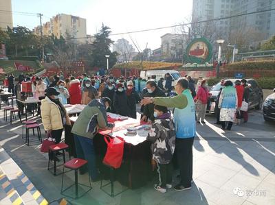 迎新春送祝福 ，“汕头大妈”志愿服务大集年味浓