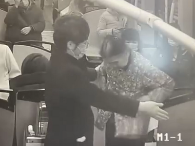 “我要去济南找孙子”！八旬老太穿凉拖鞋乘有轨电车，乘务员立刻报警……