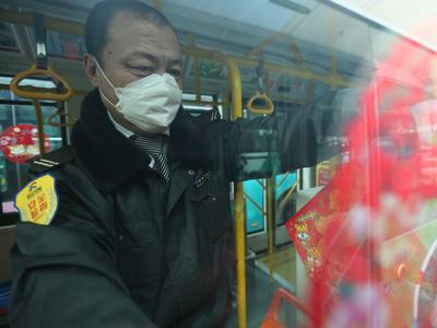 致敬公交人，温暖总在路上：有一种年味叫坚守③