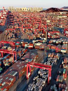 工业之美！春节里繁忙的青岛港