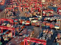 工业之美！春节里繁忙的青岛港