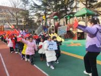 幼儿园举办“小小冬奥会” ？娃娃选手感受冰雪乐趣