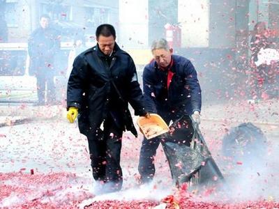 真罚！“开业鞭”=一张500元罚单！