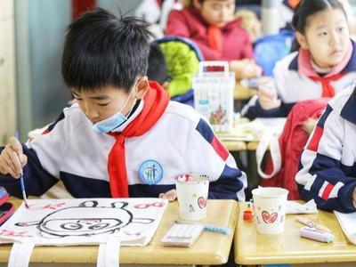 开学第一天！青岛中小学校围绕喜迎二十大、庆祝冬奥会等主题开启新学期
