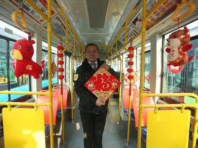 致敬公交人，温暖总在路上：有一种年味叫坚守③