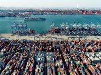 工业之美！春节里繁忙的青岛港