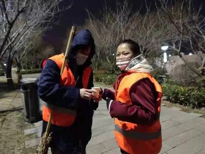 上个周末，青岛五实验学子用一杯热姜茶温暖了一座城！