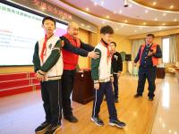 交通安全进校园，公交志愿者现场破解“鬼探头”