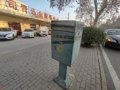 记者回访：拆除废弃邮筒路边颜值提升