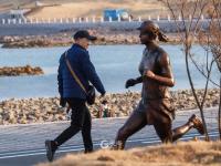 海边晚霞有多美？早春风光“天花板”来了