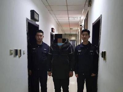 为办高额信用卡帮人刷流水成“逃犯”，驾车来青旅游被抓获