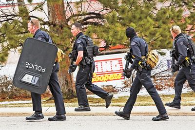 美国拉斯维加斯发生枪击事件，致1死14伤