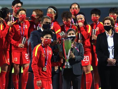 女足主帅水庆霞：夺冠感觉美好，也是今后努力方向