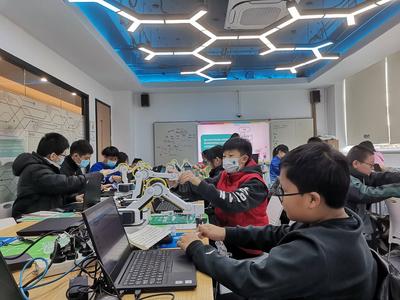 青岛“学转非”培训机构超过六成，探查“双减”之下的机构“转型路”