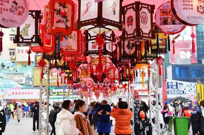 元宵节去哪看花灯？青岛这条街氛围感拉满