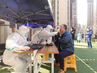 观海新闻记者现场实拍！隔离小区居民的日常