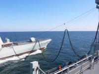 跨昼夜补给！“航母奶妈”与万吨大驱同框现身