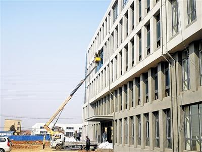 青岛光谷电磁科技项目5月底启用，目前6栋楼全部进入装修收尾阶段