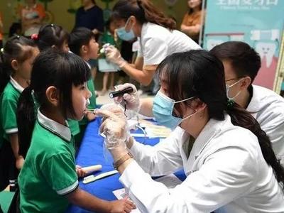 “免费矫正牙齿！”牙套体验官，套路一套套一套！