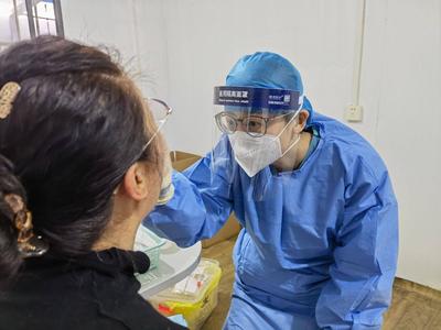 国家卫健委：昨日新增本土确诊病例1656例，本土无症状感染者2177例