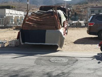 记者回访|下陷的井盖已复原 市民通行更安全