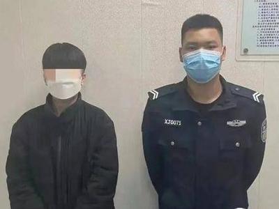 一名网上逃犯排队做核酸检测行为异常，被城阳警方识破并抓获