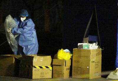 夜幕下，核酸检测点亮起的灯光，好温暖！