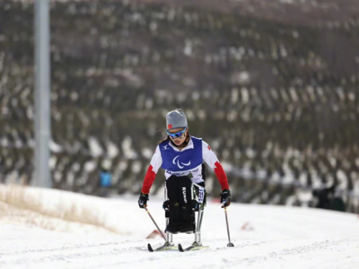 中国队第5金！杨洪琼越野滑雪女子长距离坐姿组夺冠