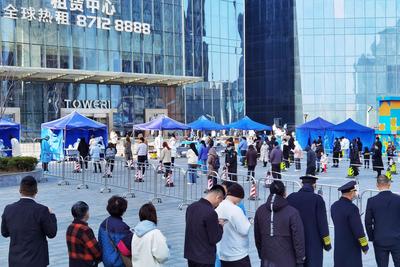 人人都是防线，实拍青岛核酸检测