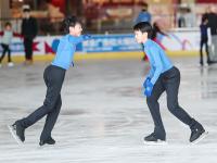 多图实拍！走进青岛双胞胎“冰上雪王子”