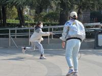 戴口罩、不扎堆……实拍沧口公园锻炼者：谢谢自律的你