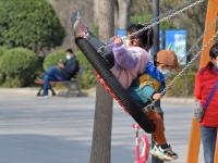 戴口罩、不扎堆……实拍沧口公园锻炼者：谢谢自律的你